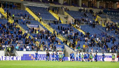 Левски излезе временно на върха в Първа лига