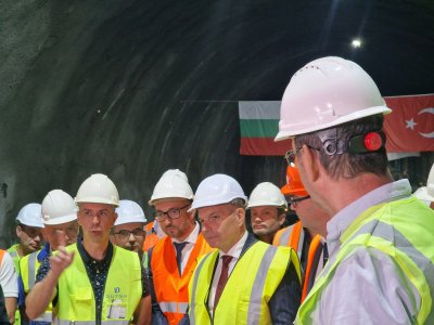 "Светлина в тунела" за българските железници вижда Гроздан Караджов