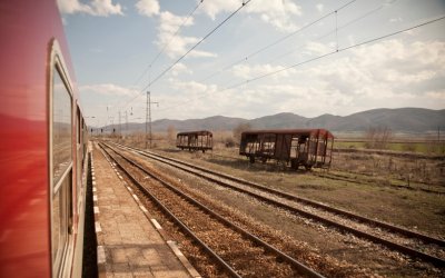 20-годишното момиче, скочило от влак край Клисура, е с опасност за живота