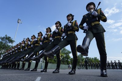 Атанас Зафиров и Иван Иванов в Китай за военния парад, премиерът - не сме ги командировали
