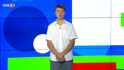 Деца се качиха на кран в София заради "Селфи"