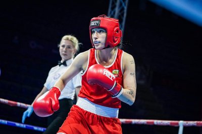 Венелина Поптолева загуби първия си мач на световното първенство по бокс