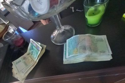 Полицията в Пещера задържа жена и тийнейджър, участвали в телефонни измами