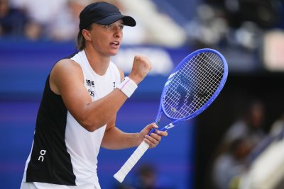 Швьонтек е на четвъртфинал на US Open след победа за 64 минути
