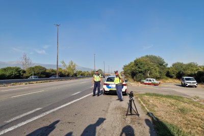 Засилен контрол по пътищата в страната, спират камионите по магистралите