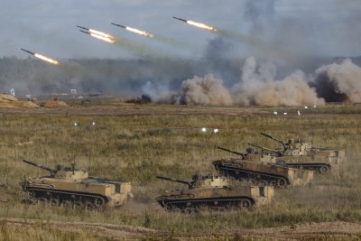 Русия и Беларус започнаха съвместни военни учения