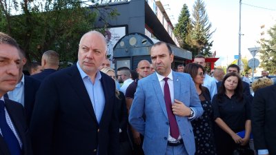 Премиерът Росен Желязков посети реновирано училище и възлово кръстовище в Кюстендил