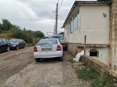 Откриха мъжът, който уби жена си в дупнишкото село Крайници и избяга