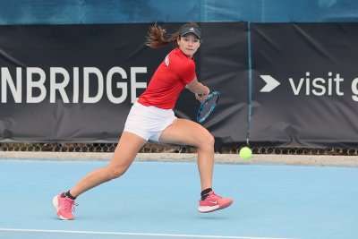  Лиа Каратанчева на полуфинал на двойки в Букурещ