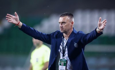 Лудогорец се раздели със Захари Сираков