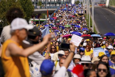 Учители на протест в Румъния, бойкотираха втория учебен ден