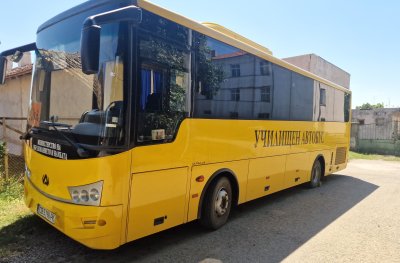 "Автомобилна администрация" проверява училищните автобуси