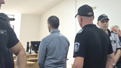 Делото за насилието над 6-годишния Адриан започна отначало