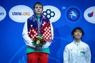 Юлияна Янева остана със сребърен медал от световното по борба в Загреб