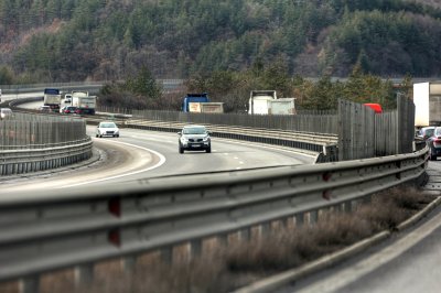 Ограничават движението на тирове по магистралите в пиковите часове на почивните дни около 22 септември
