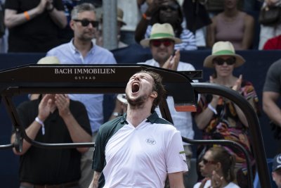 Бублик вдигна четвъртата си ATP титла този сезон