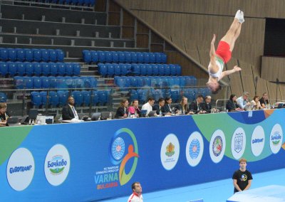 България с двама състезатели в Топ 5 на Световната купа по скокове на батут