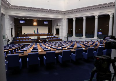 НА ЖИВО: Депутатите обсъждат отчета на Комисията за защита от дискриминация за 2024 г.