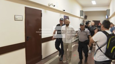 Прокурорският син, задържан с 50 кг марихуана, остава в ареста