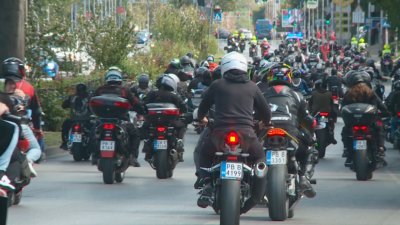 Десетки мотористи в Пловдив с шествие в памет на жертвите на пътя