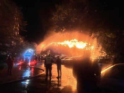 Голям пожар избухна тази нощ в столичния квартал "Гоце Делчев"