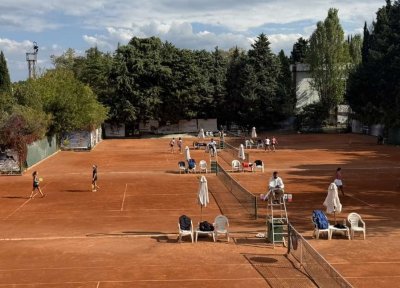 Константинова и Каратанчева се класираха за втория кръг ITF турнир във Варна