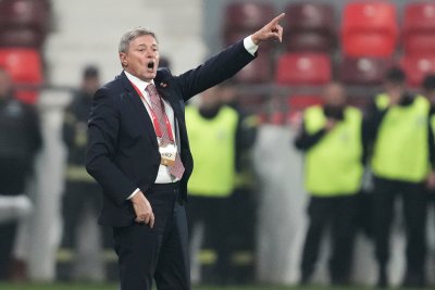 Селекционерът на Сърбия Драган Стойкович подаде оставка след поражението от Албания в световните квалификации