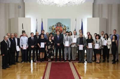 Президентът Румен Радев връчи наградите "Джон Атанасов"