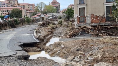 Inspection Teams Sent to Elenite Seaside Resort to Investigate Causes of the Disaster, Access to the Resort Will be Limited from 3:00 p.m.