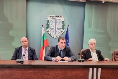 Четирима са арестувани за пране на пари във връзка със залози за спортни мероприятия