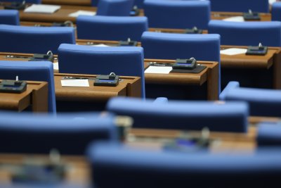 Провалено заседание: Народното събрание не събра кворум
