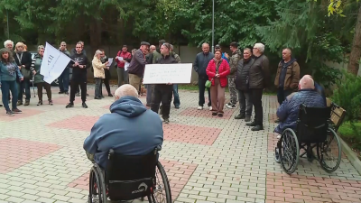 People with Disabilities Protest Against New Regulations for Driving Licenses