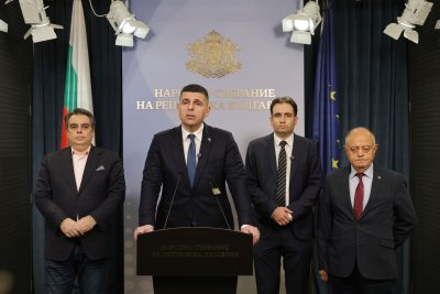 Ивайло Мирчев: Има трима премиери, но истинският е Пеевски