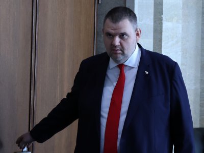 'MRF-New Beginning' Leader Peevski Says His Party Is Prepared to Share Power, Urges President Radev to Resign