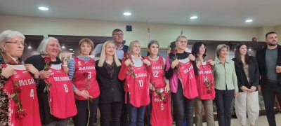 Федерацията по баскетбол отличи състезателките от женския отбор, спечелил сребро на Игрите в Москва