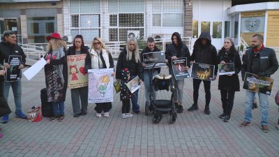 Протест срещу насилието над деца се проведе във Варна
