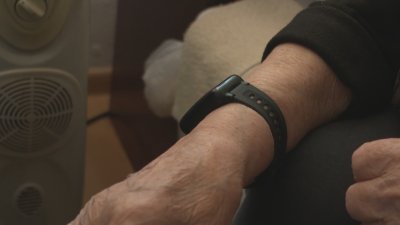 Умни гривни са в помощ на възрастни хора в Кюстендил