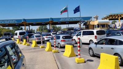 Спират изцяло движението по Дунав мост при Русе на 4 ноември