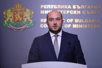 Министърът на правосъдието иска наказания за четирима нотариуси