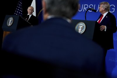 Срещата между Тръмп и Путин се отлага - засега