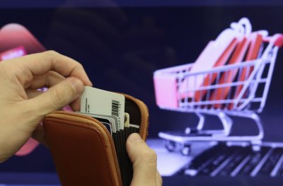 Институциите се обединяват срещу фалшивите намаления за Черния петък – как да не се подлъжеш по „офертите“