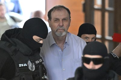 21 г. затвор за 72-годишния писател, опитал да убие Роберт Фицо