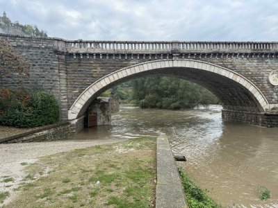 Водата във Велико Търново се избистря, уверяват от РЗИ