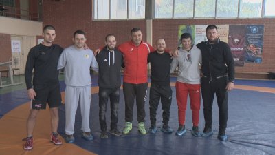 Отборът по борба за хора със слухов дефицит се готви за Олимпиадата
