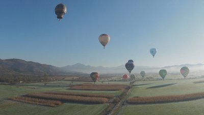 Балони над Марамуреш: небето на Румъния се превърна в цветна фиеста