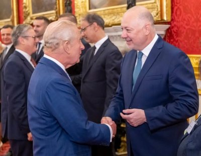 Премиерът Росен Желязков покани крал Чарлз III да посети отново България