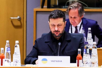 Зеленски иска от ЕС оръжия с голям обсег