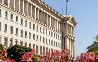Премиерът свиква работно съвещание след наложените санкции на САЩ срещу "Роснефт" и "Лукойл"