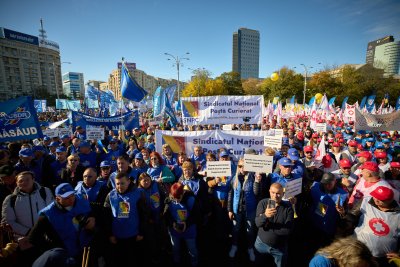 Хиляди на протест срещу мерките за икономии в Румъния