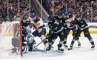 Коул Кофлид постави клубен рекорд при драматичен успех на Монреал в НХЛ